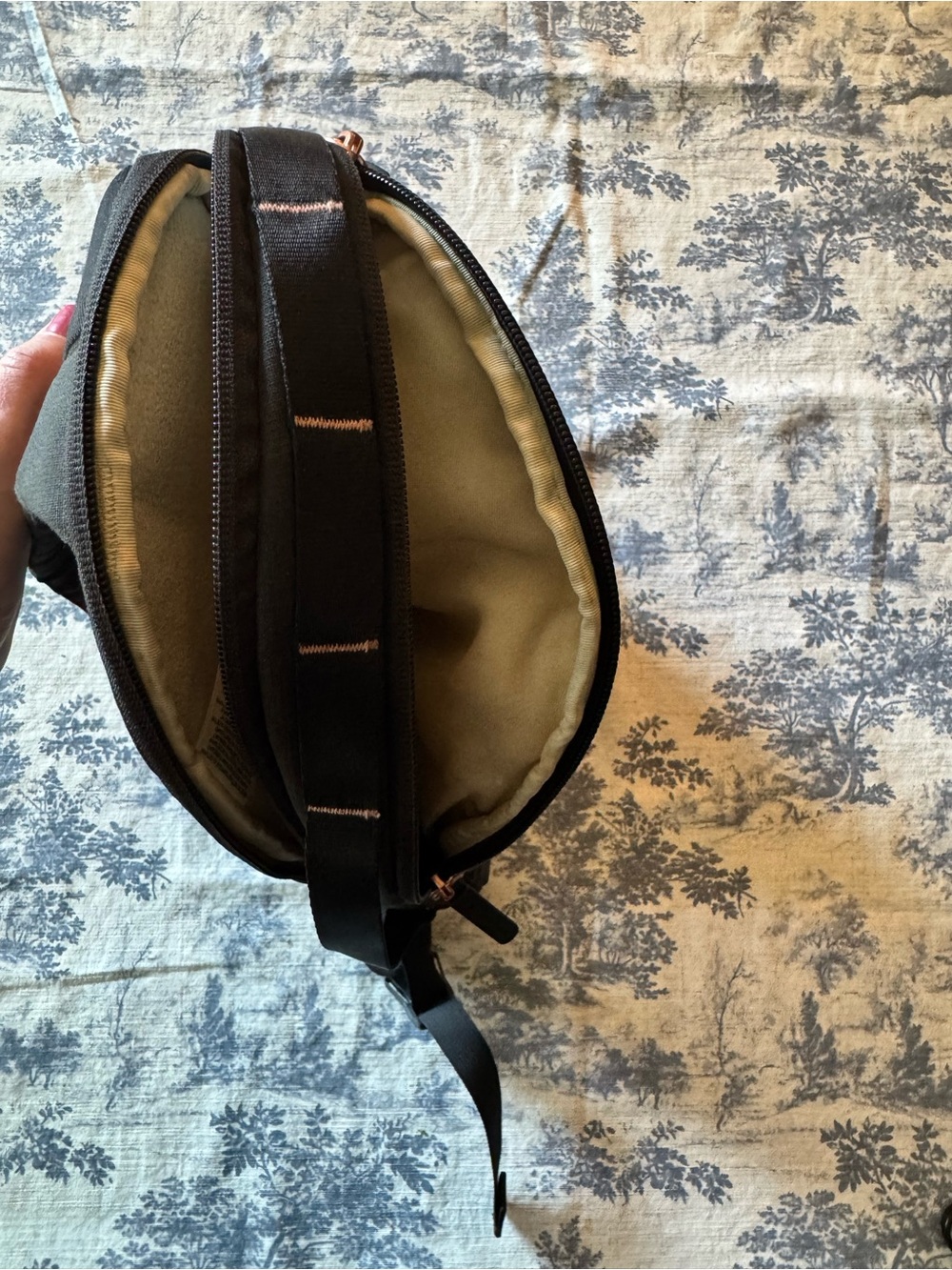 The North Face Black Sling Belt Bag - Picture 3 of 5